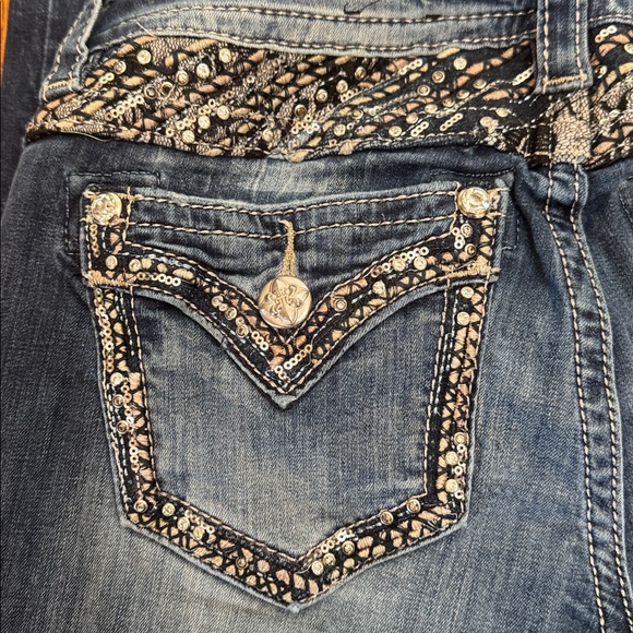 Miss Me Mid-Rise Boot Cut Jeans, 26x35 - Picture 4 of 10